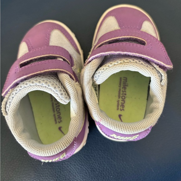 Nike baby shoes - Picture 2 of 3